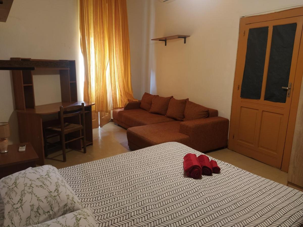 Bed and Breakfast Milhouse Кальяри Экстерьер фото